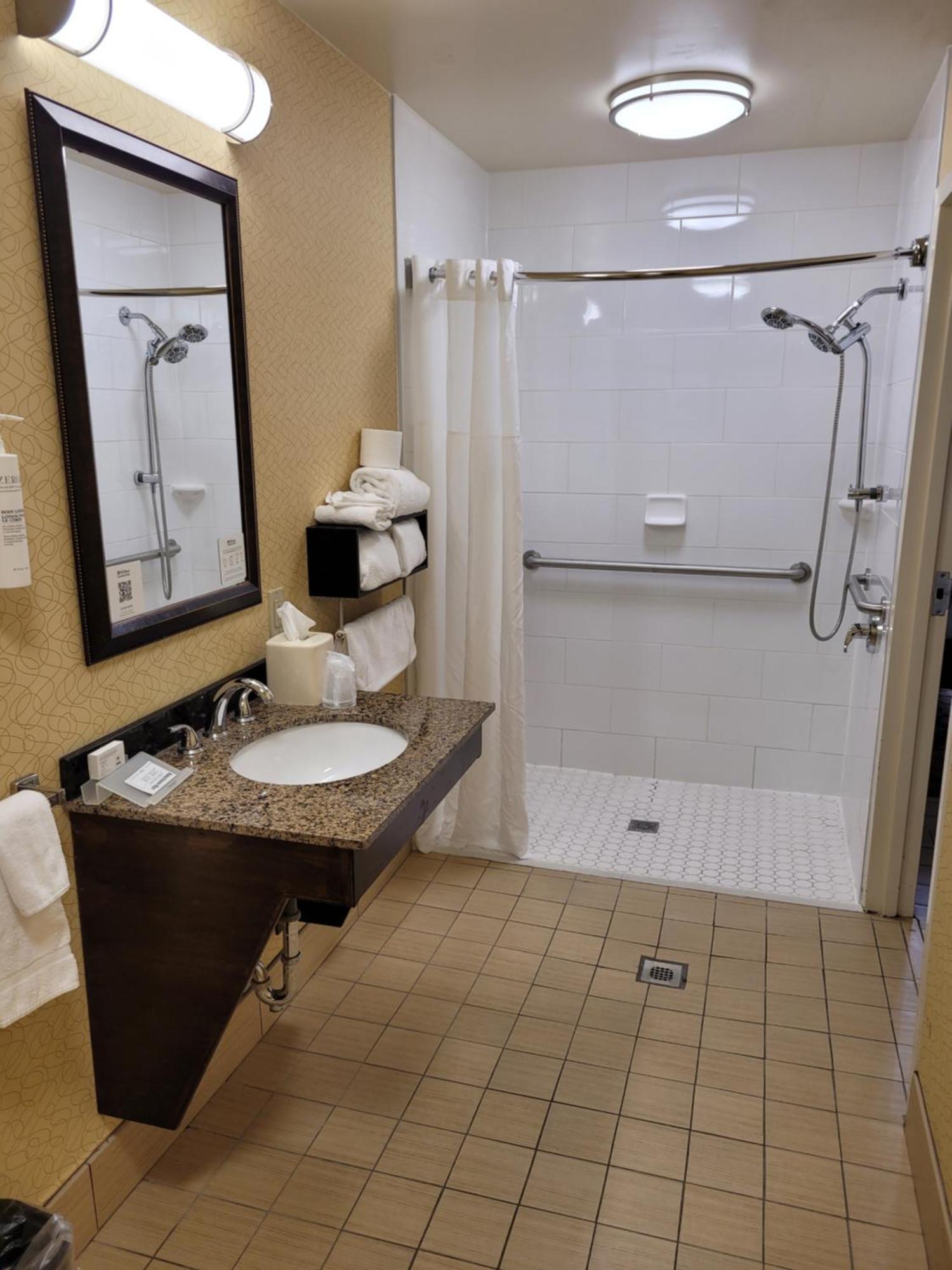 Hilton Garden Inn Tulsa Airport Exterior photo