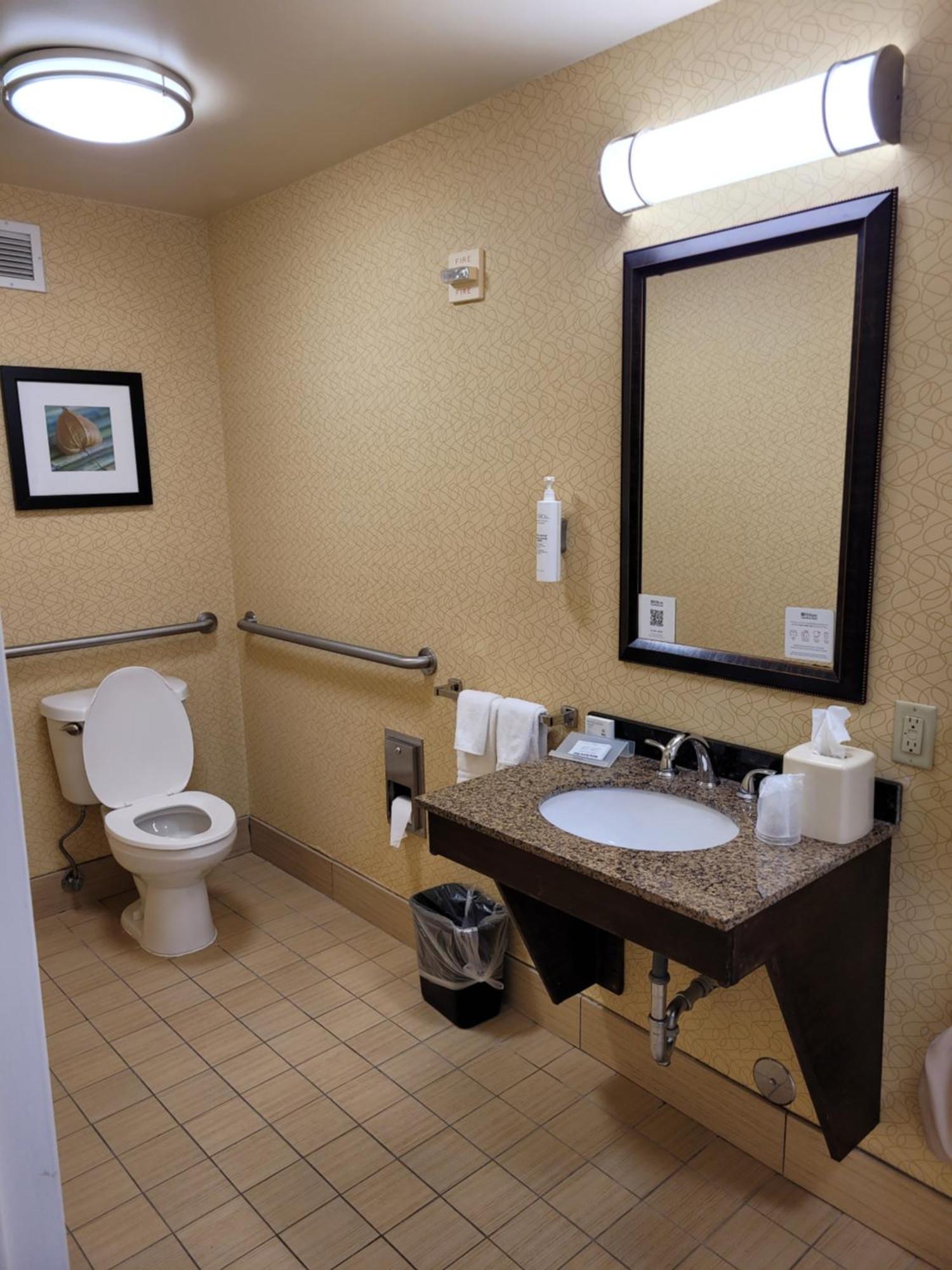 Hilton Garden Inn Tulsa Airport Exterior photo